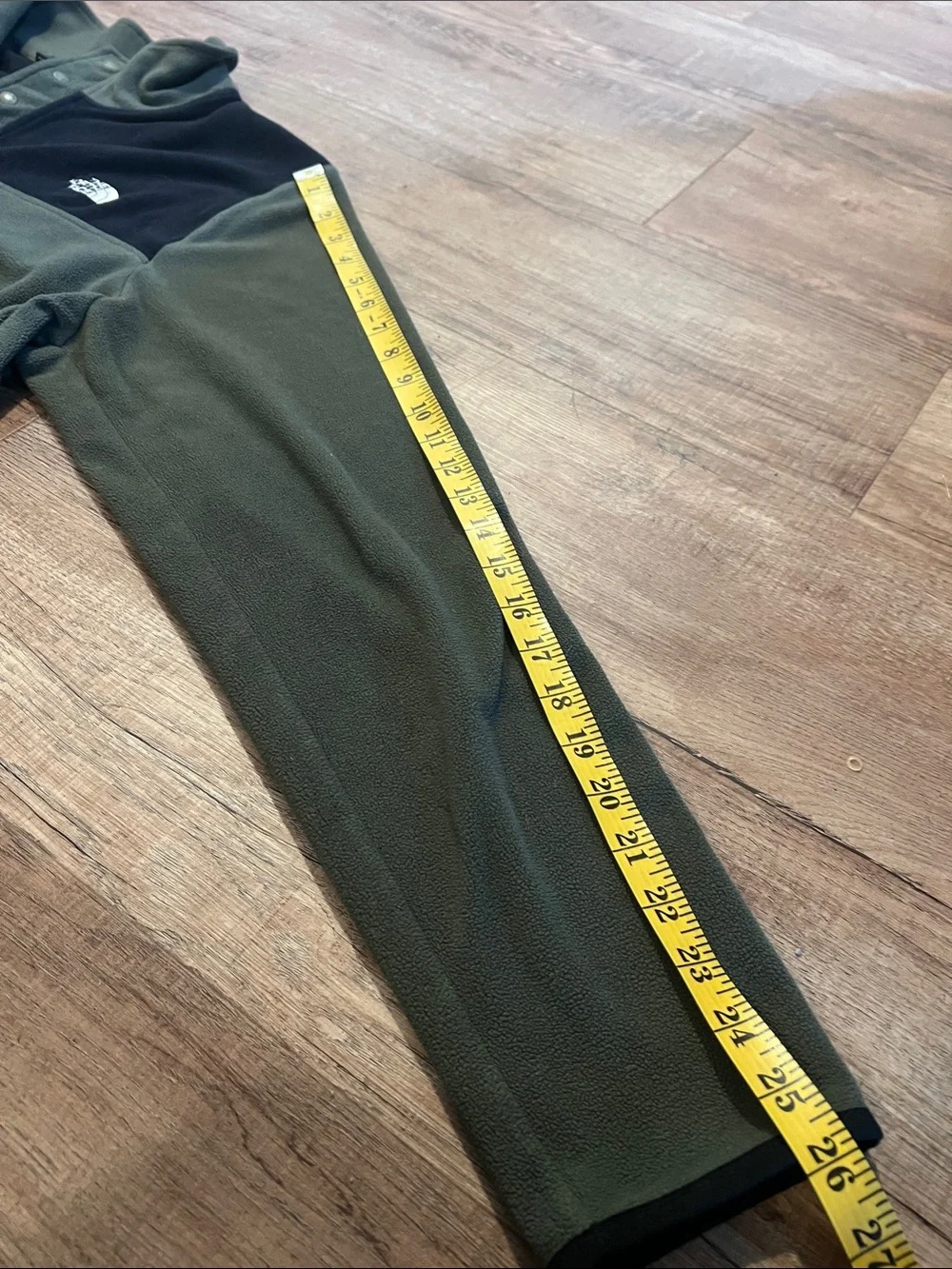 The North Face Men’s Olive Green and Black Snap-T Fleece Pullover